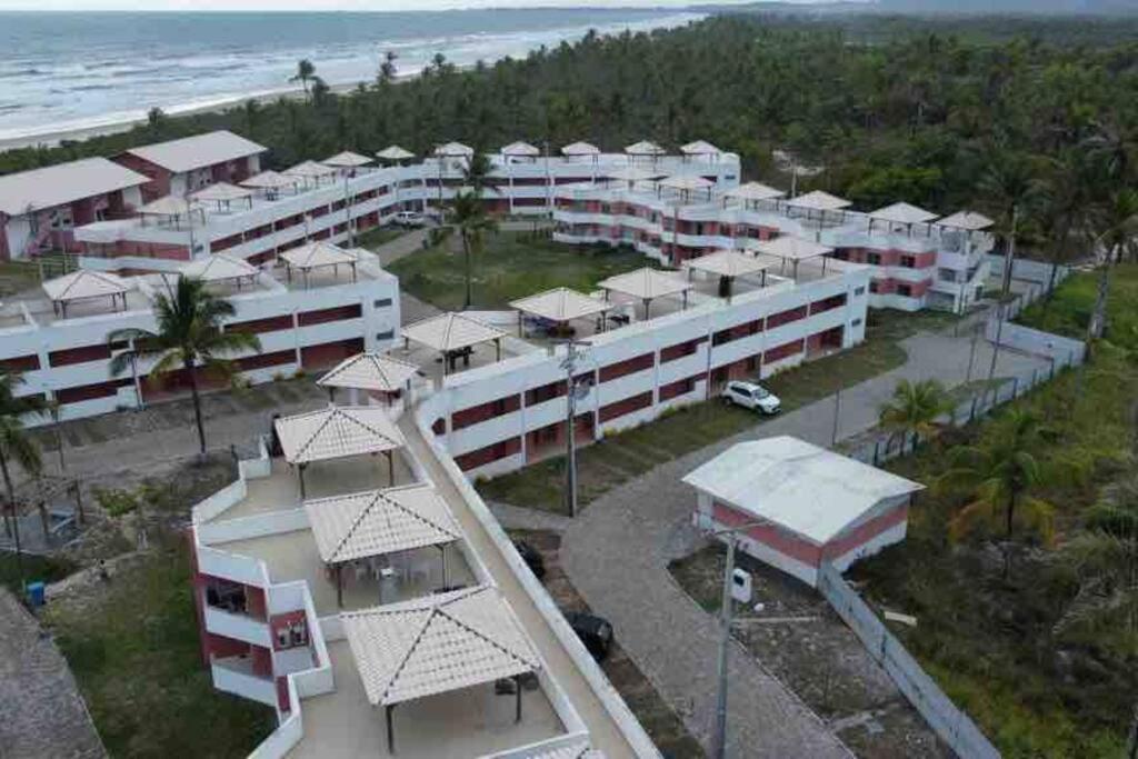 Condomi. Praia Da Perola -Beira Mar-Ilheus/Itacare Экстерьер фото